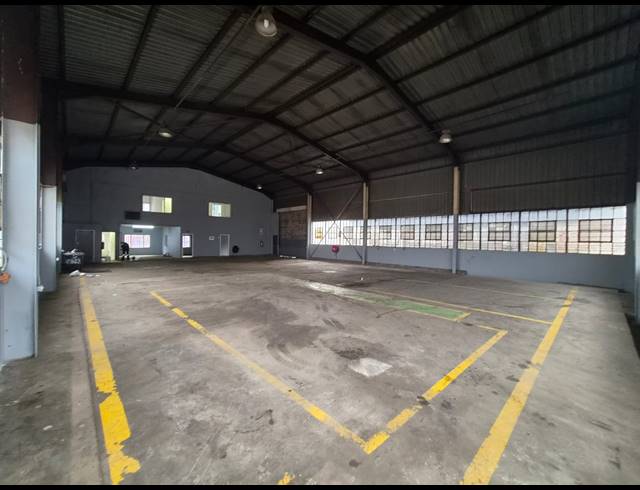 650M² WAREHOUSE TO LET IN WADEVILLE